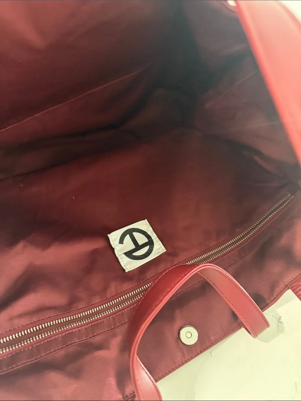 Telfar Large Embossed T Logo Tote - Burgundy